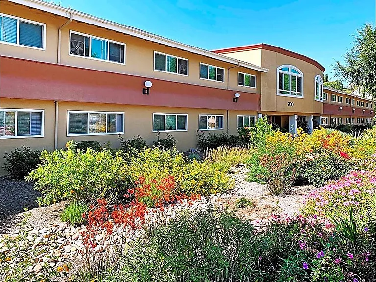 Civic Park Apts — Photo 14