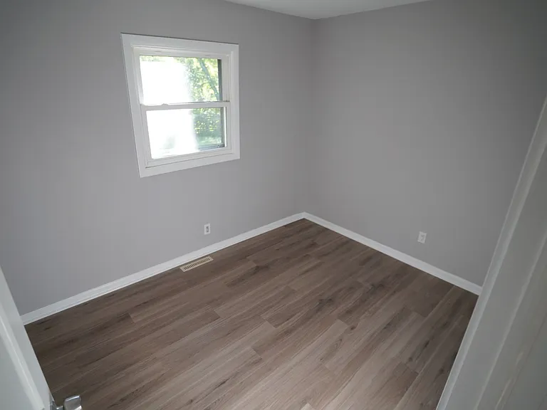 1501 N Freund Ave — Photo 16