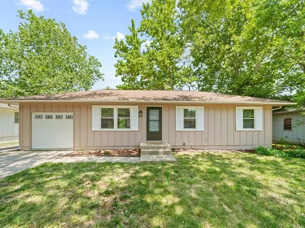 16104 E 35th St S, Independence, MO 64055