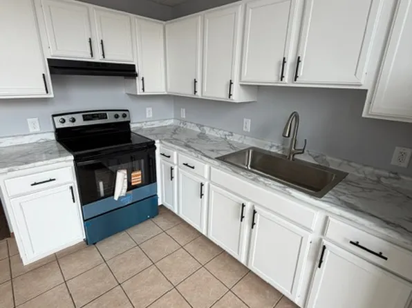 205 Plum St APT 2, Red Wing, MN 55066