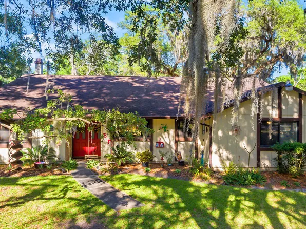 61 Village Dr, Ormond Beach, FL 32174