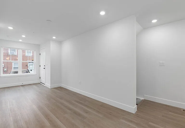 2057 E Rush St #1 — Photo 4