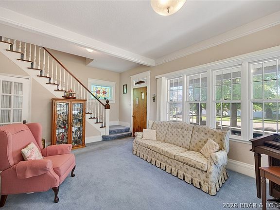 4th image of 601 E Newton St