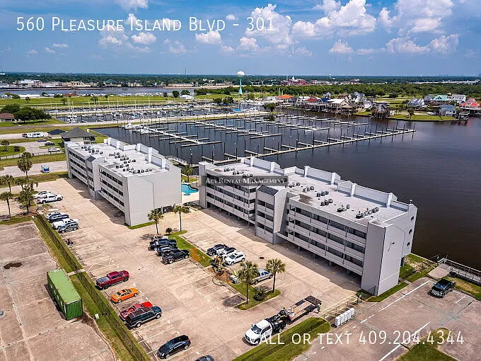 560 Pleasure Island Blvd #301