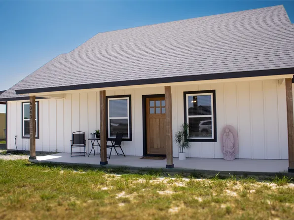 6043 Piper Anne St, Azle, TX 76020