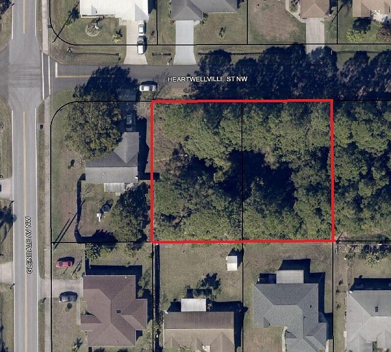 2nd image of 1582 Heartwellville St NW