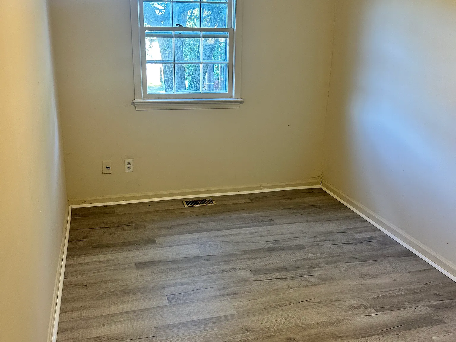 3 bed, 1188 sqft, $2,100 — Photo 4