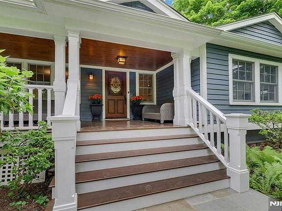 4th image of 283 Summit St