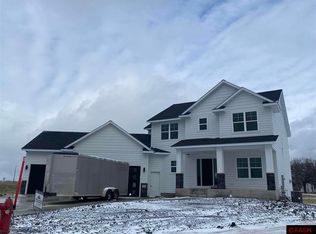 34 Legacy Ct, North Mankato, MN 56003