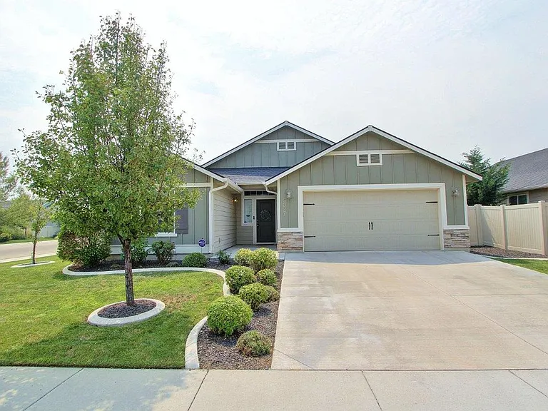 5027 W Philomena St — Photo 1