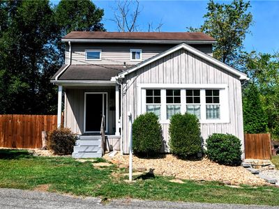 2 Locust Grv, Greenock, PA, 15047