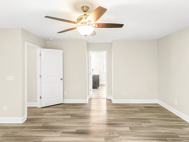 118 Hemlock Green Ln — Photo 32