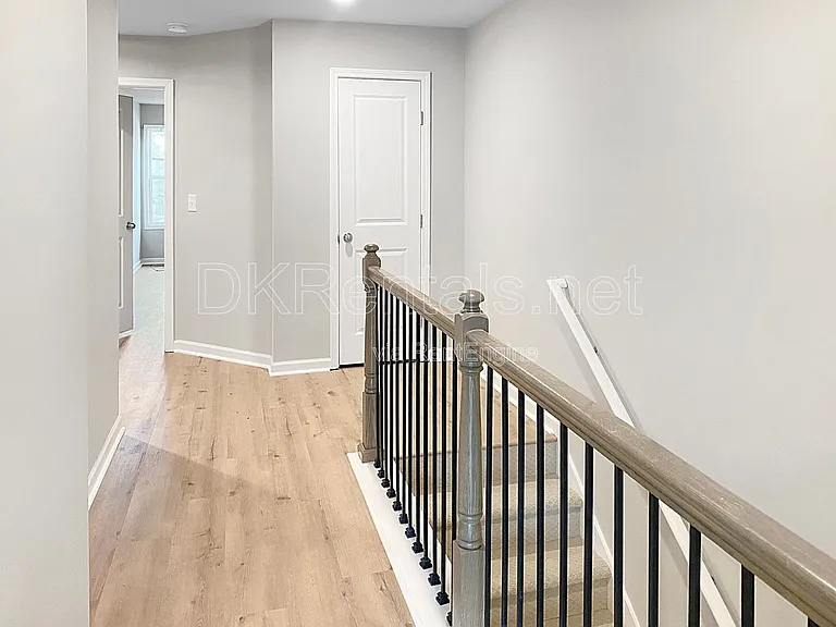 5108 Fox Den Rd — Photo 14