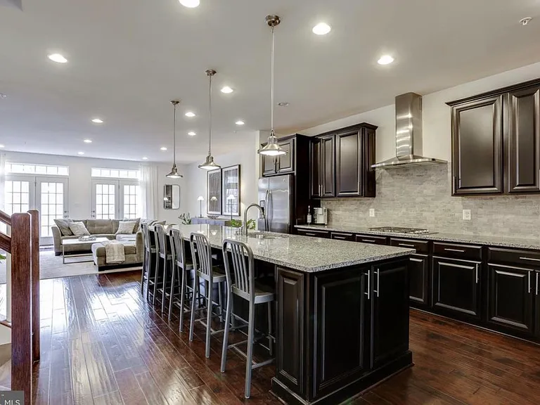 148 Merrimack Way — Photo 2
