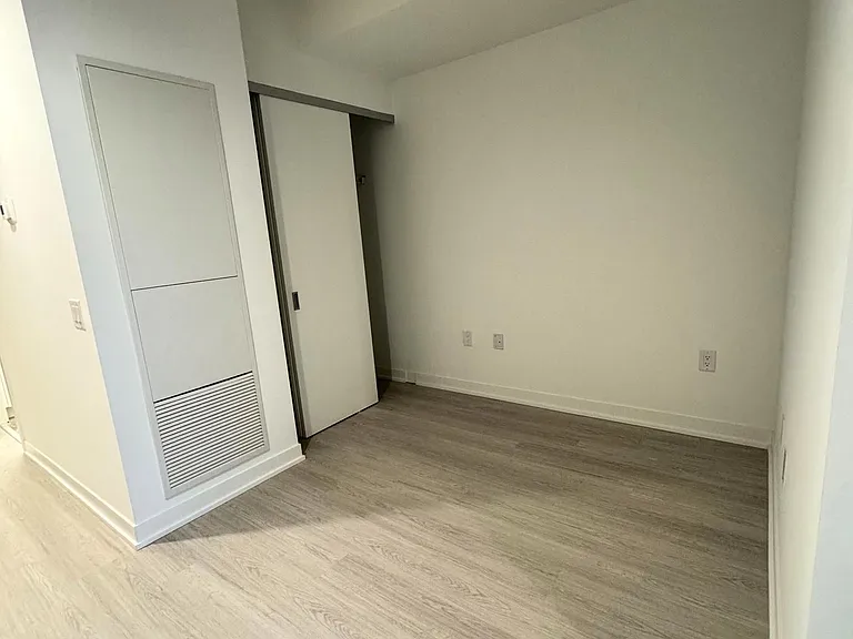 195 McCaul St #1212 — Photo 11