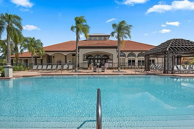 4568 Alberto Cir — Photo 34