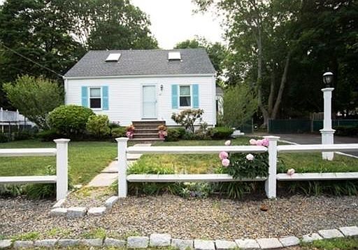 1st image of 23 Central Dr