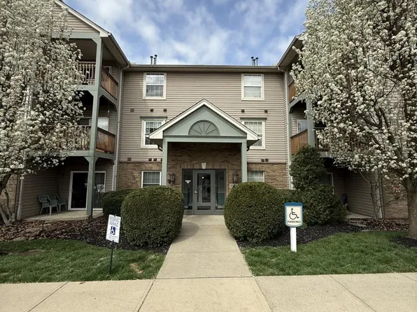4921 N Arbor Woods Ct APT 303, Cincinnati, OH 45248