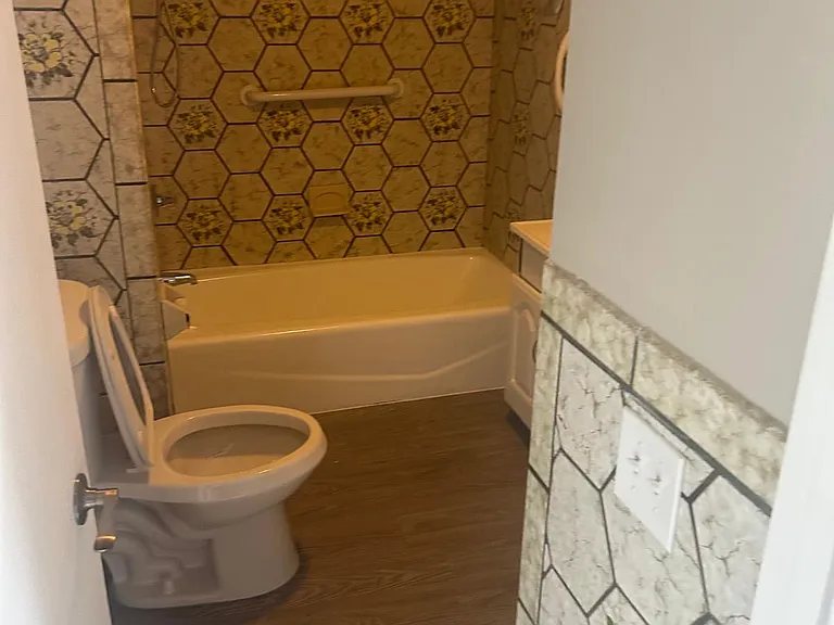 41 Becker Ave — Photo 9