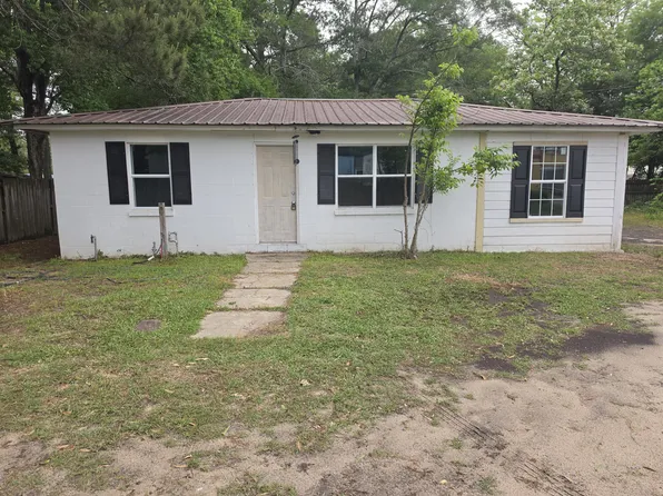 303 N Front St, Richton, MS 39476