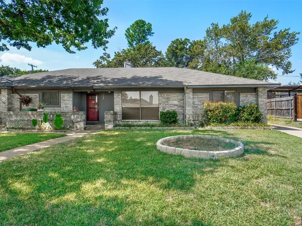 1049 Stableway Ln, Bedford, TX 76022