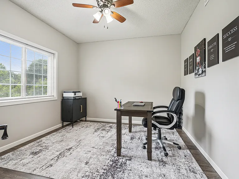 80 Circle Dr #5 — Photo 16