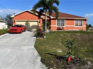 800 Eric Ave N, Lehigh Acres, FL 33971