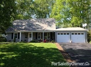 8 Renfro Rd, Somerset, NJ 08873