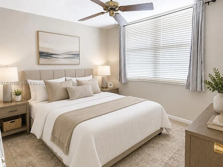 250 Jacaranda Dr #302 — Photo 13