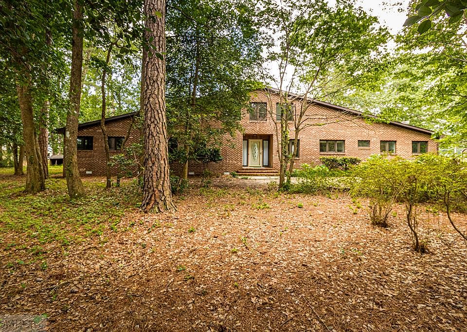 1st image of 617 Deer Acres Dr