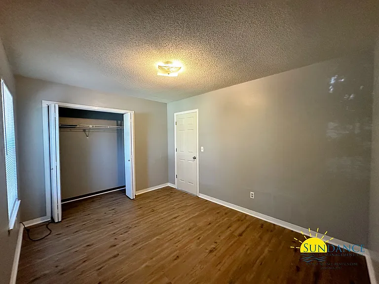 1588 Venice Ave — Photo 17