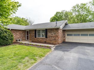 306 White Way Dr, Johnson City, TN 37601