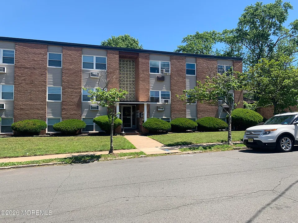 5 Charles St #4C