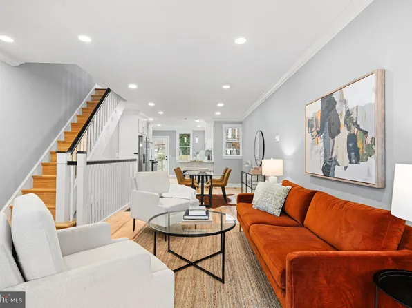 18 E Hortter St, Philadelphia, PA 19119
