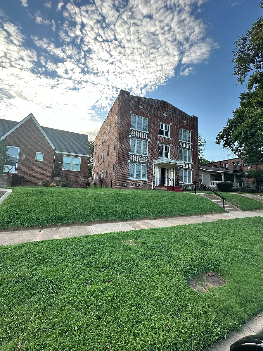 Building Photo - 1712 S Saint Louis Ave #2B