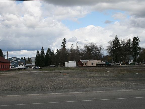 3rd image of 8 & 10 W Crawford Ave