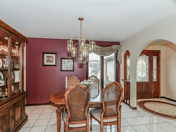 3rd image of 724 Sandpebble Dr