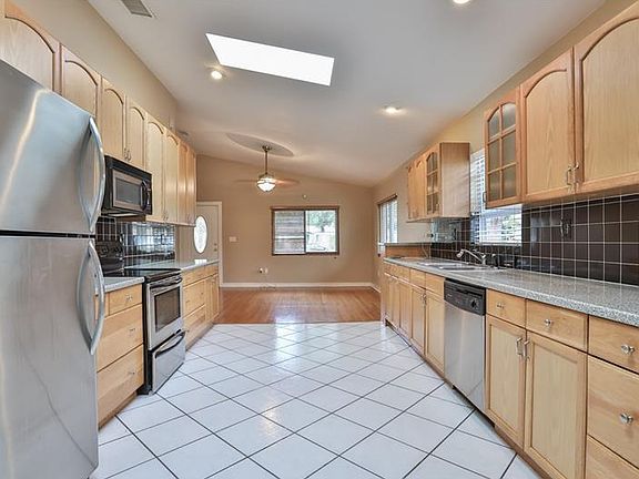 4th image of 6256 Burlington Ave N