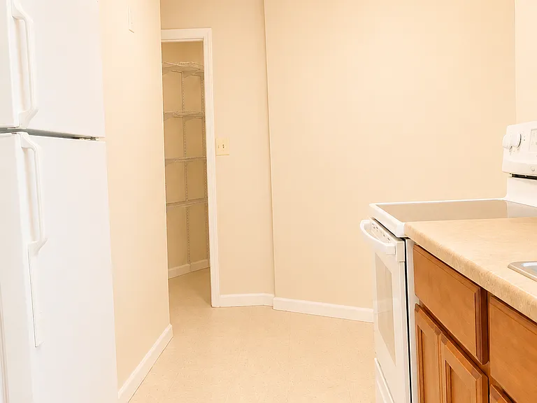 123 W Birch St #4 — Photo 2