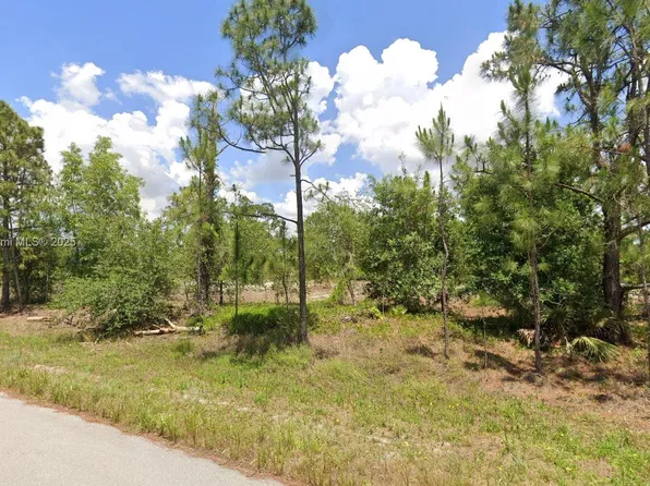 941 Garnet Ave, Lehigh Acres, FL 33974