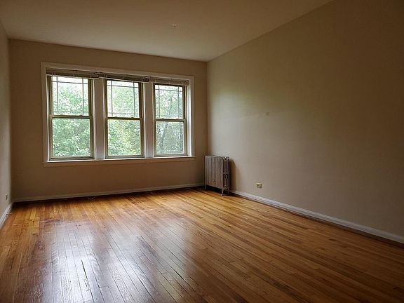 2nd image of 1916 W Lunt Ave #3