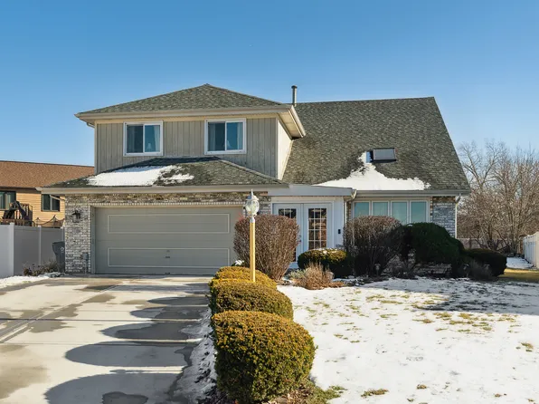 10831 S Christa Ct, Palos Hills, IL 60465
