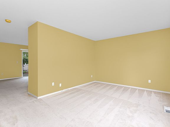 3rd image of 7106 Autumn Ave SE