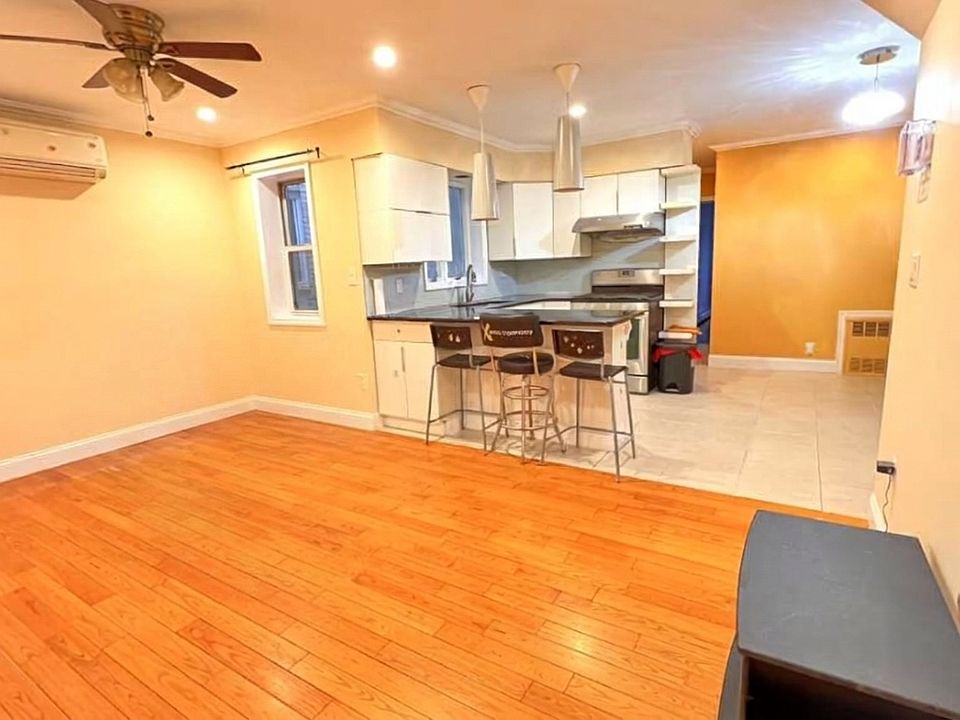 1st image of 203 27th Ave