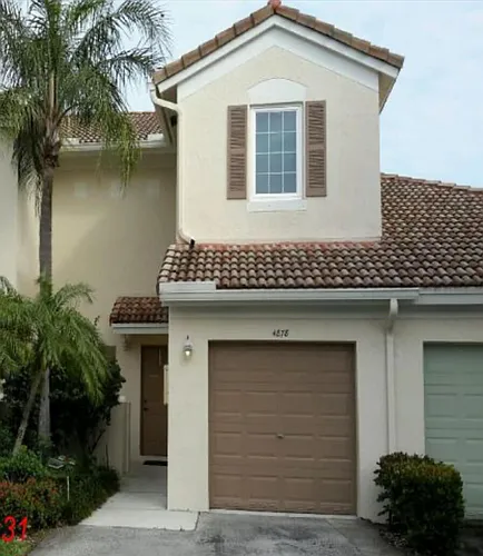4878 SW 32nd Ter Photo 1