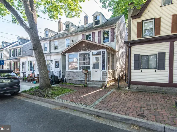 523 Locust St, Bristol, PA 19007