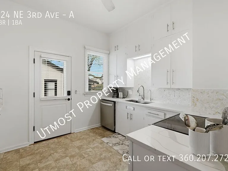 924 NE 3rd Ave #A — Photo 6