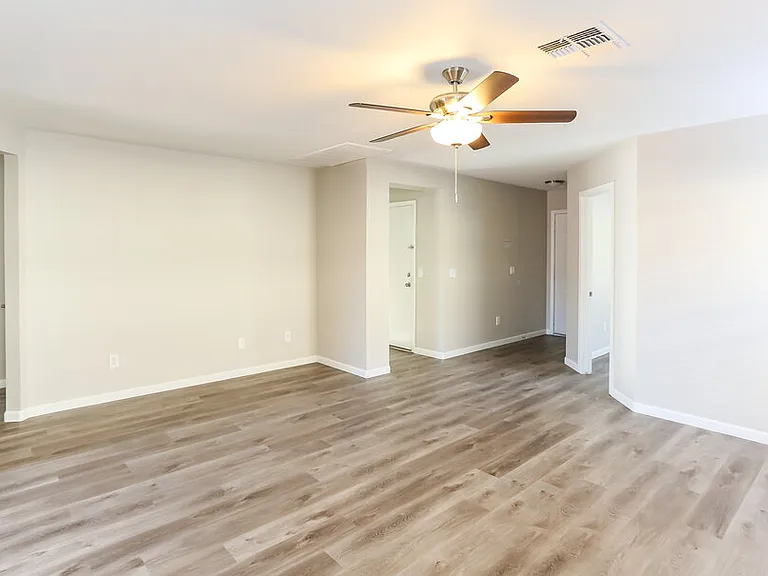 2519 W Romley Rd — Photo 5