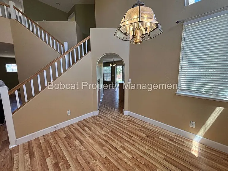 1477 Ridge Point Dr — Photo 6