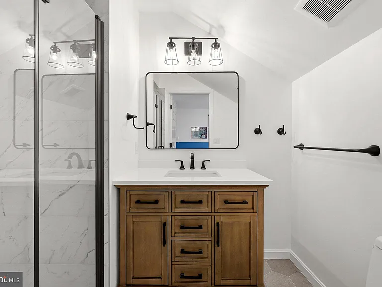 44218 Palladian Ct — Photo 38